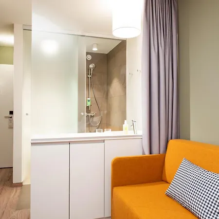 Aja 4*