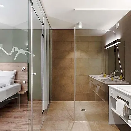Aja Hotel 4*
